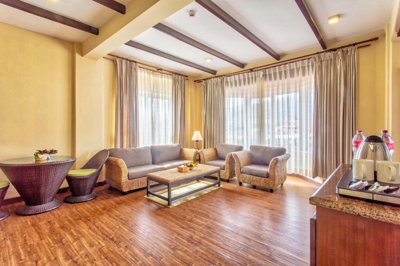 Da Yatra Courtyard Hotel Pokhara Exterior foto